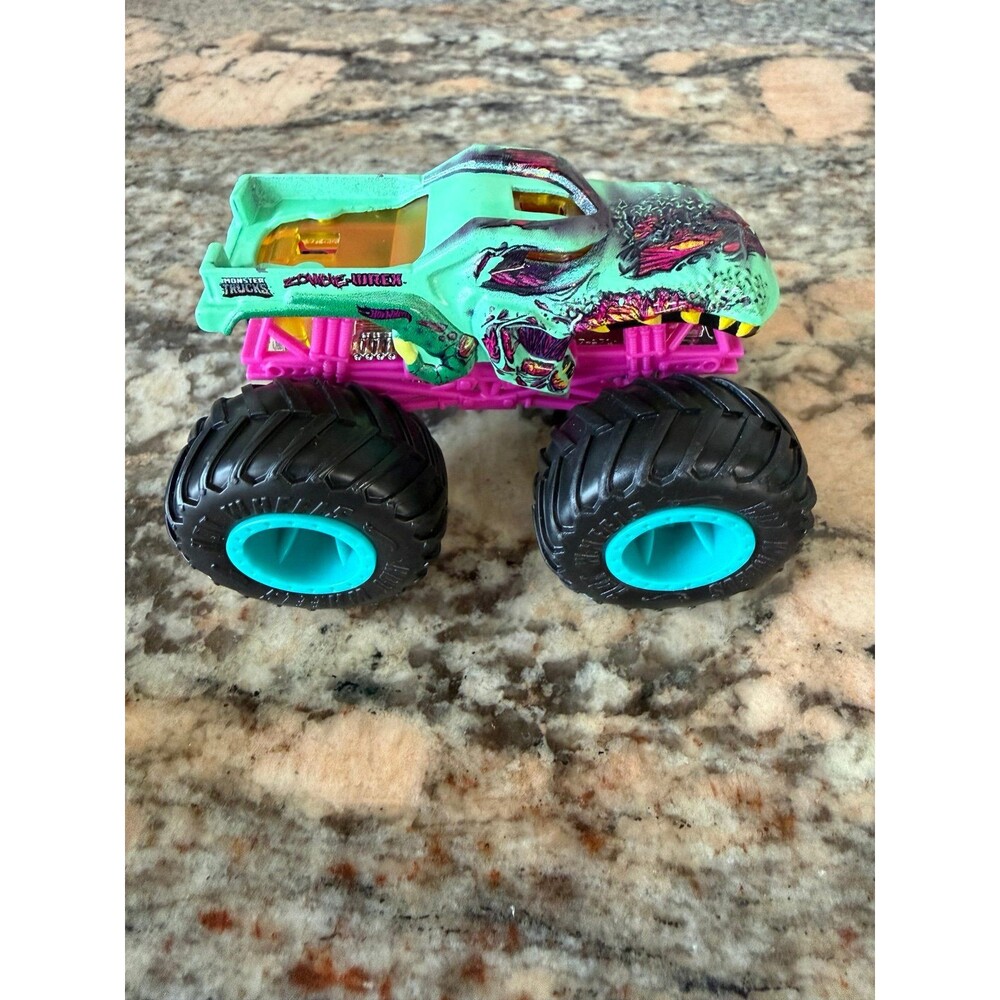 Hot Wheels Oversized Monster Jam ‘ZOMBIE WREX’ 1:24 Large Monster Truck DWN87